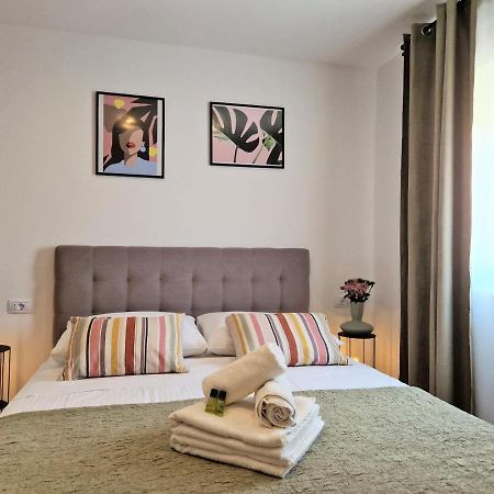 Jazz Rooms And Apartments 罗维尼 外观 照片