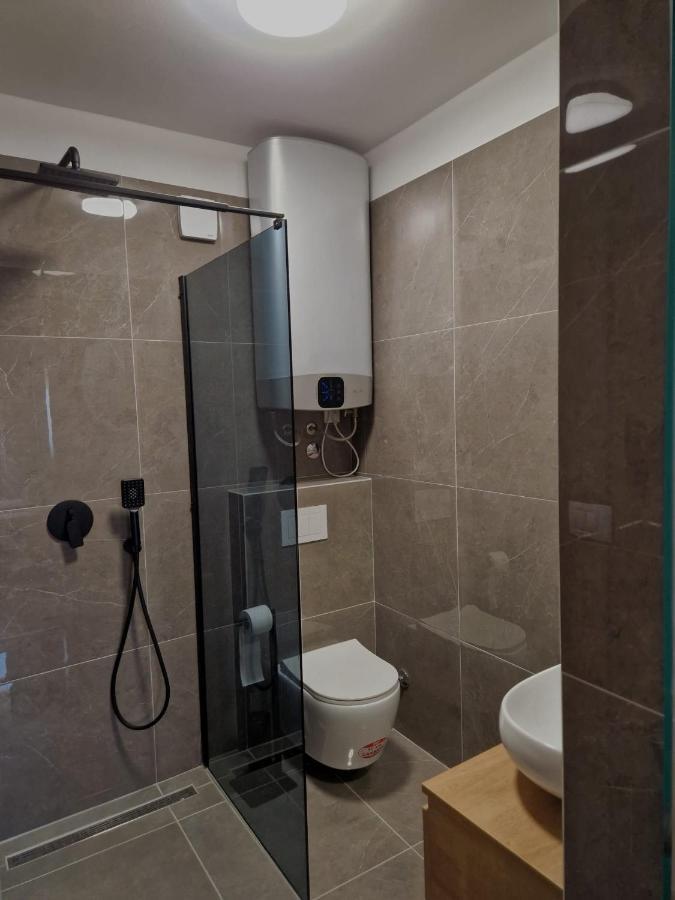 Jazz Rooms And Apartments 罗维尼 外观 照片